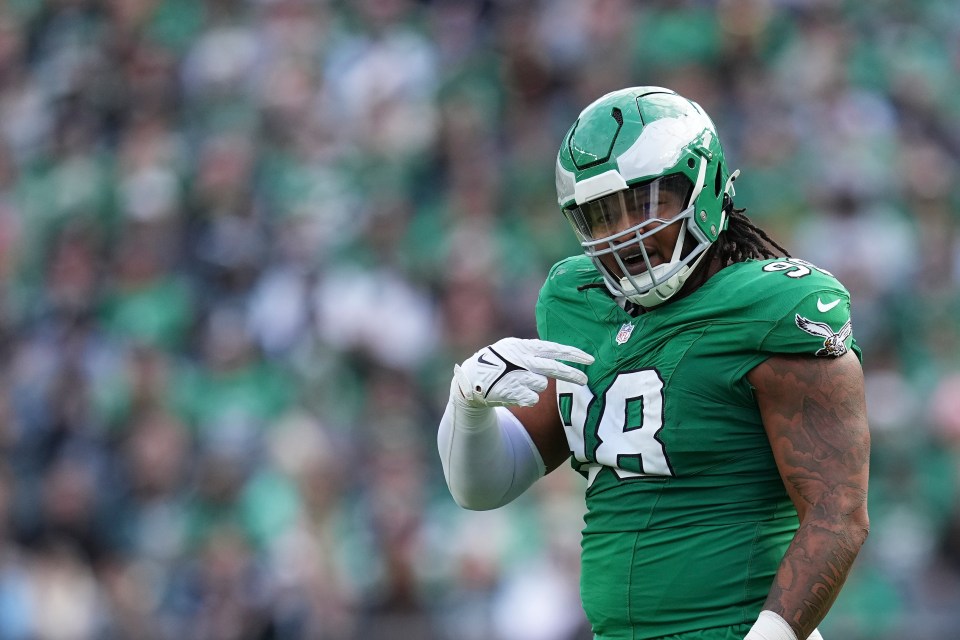 Carter is 6ft 3in and 314lb but he spit at the Cowboys' QB